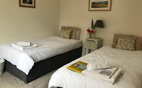 Rie'S Retreat- The Gold Room